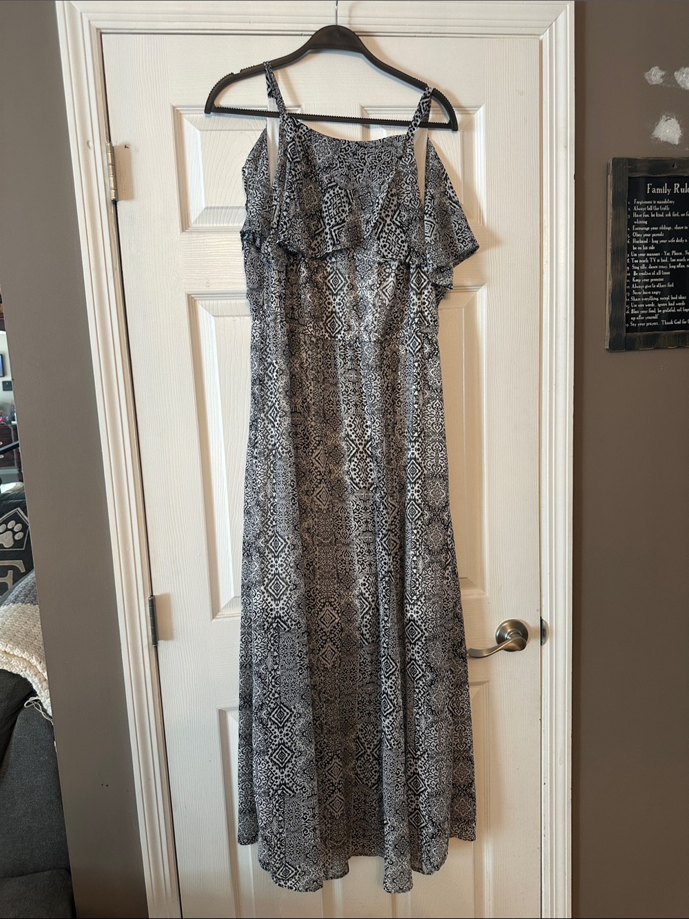 Black and White wPrinted Off-hShoulder Maxi Dress